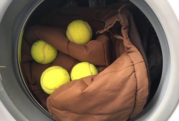 Waschen mit Tennisbällen