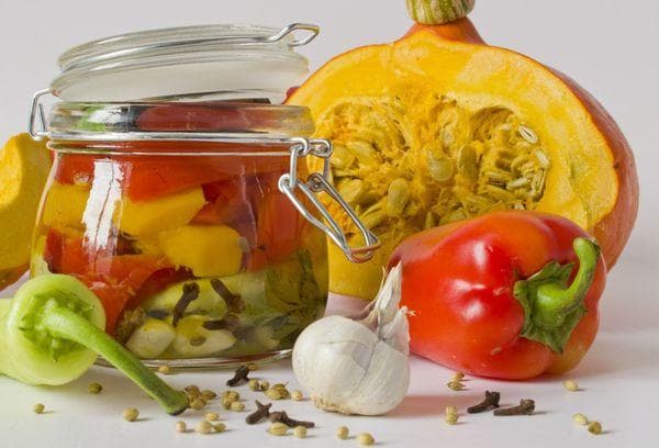 Gesalzener Kürbis mit Paprika