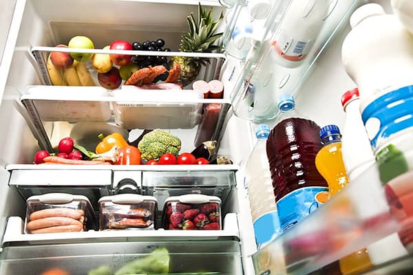 Lebensmittel im Kühlschrank