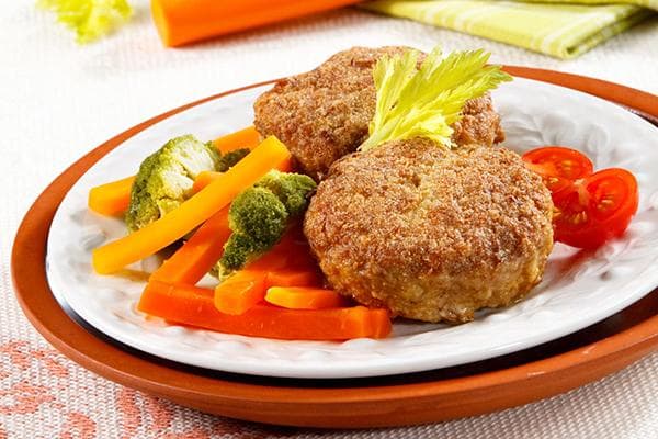 Frikadellen mit Gemüse