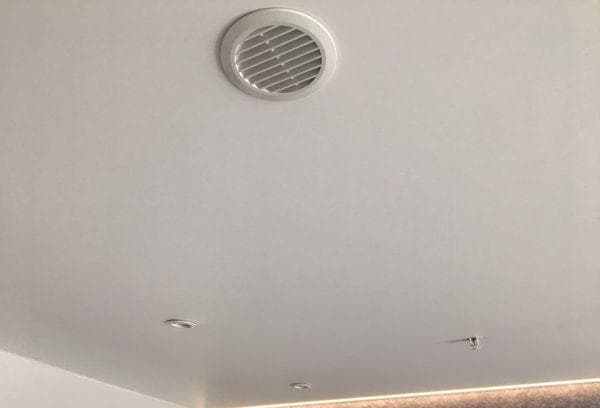 Lüftungsöffnung oder Sensor