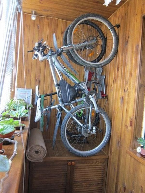 Fahrrad auf dem Balkon