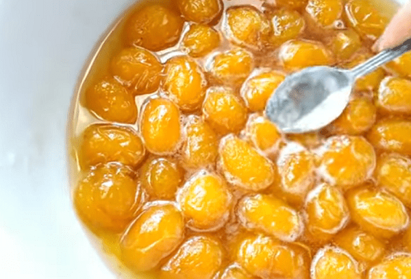 Aprikosenmarmelade mit Kernen 2