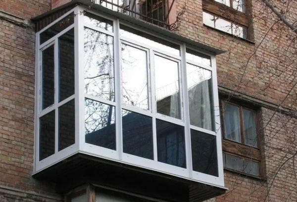 Balkone mit französischer Verglasung