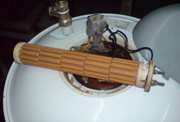 Trockenheizelement des Warmwasserbereiters