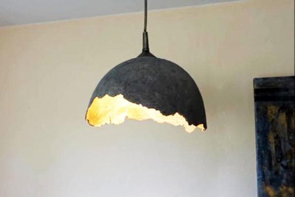 Leuchte aus Pappmaché