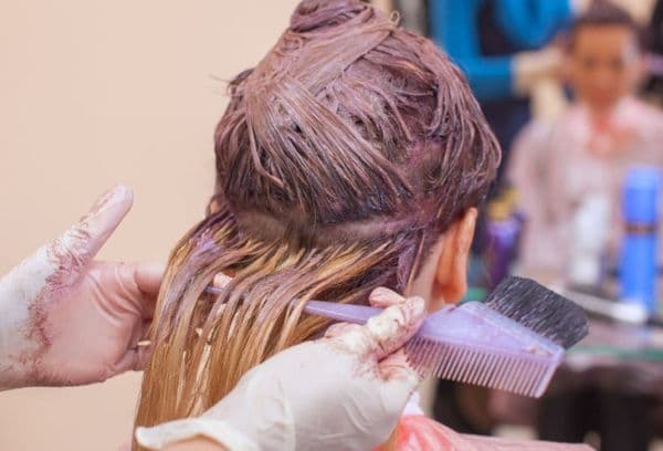 Haarfärbung im Salon