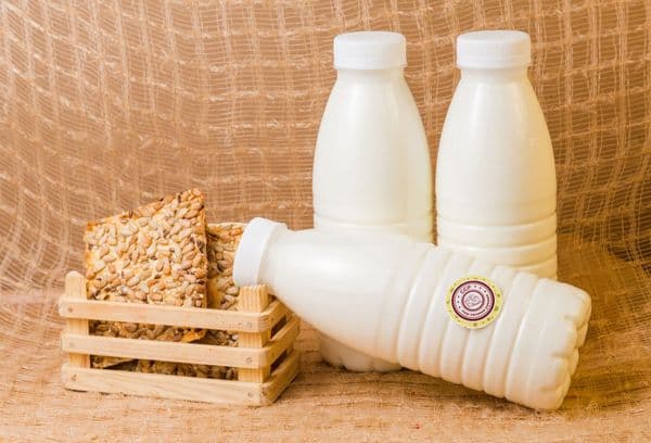 Flaschen mit Kefir