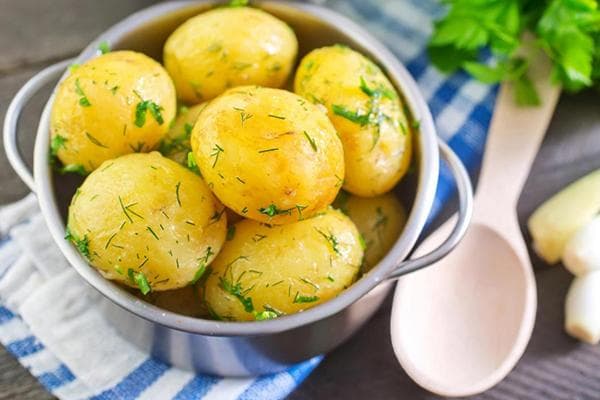 Pellkartoffeln mit Kräutern