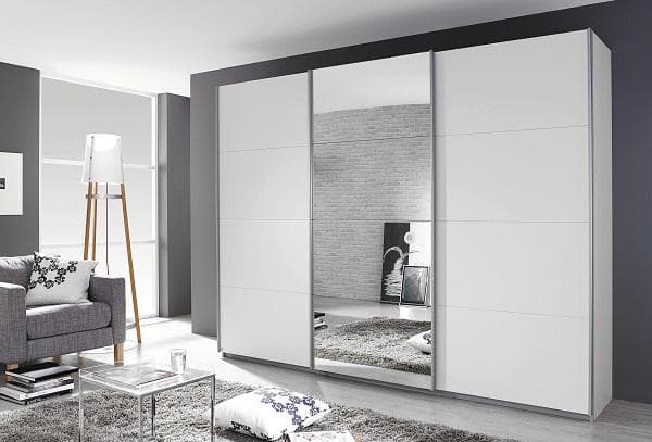 Schiebetürschrank im Schlafzimmer