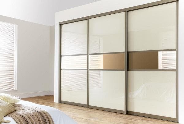 Schiebetürenschrank