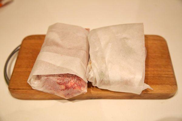 Fleisch in Pergamentpapier