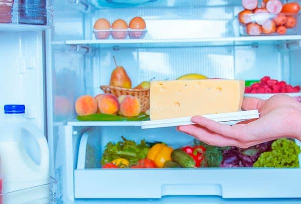 Lebensmittel im Kühlschrank