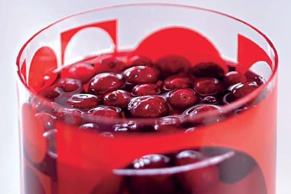 Preiselbeeren in Wasser