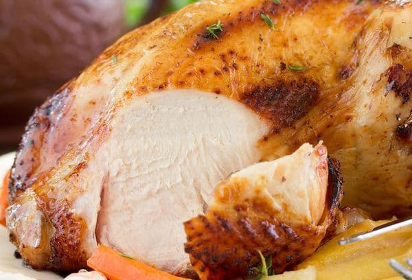 Ganzes gebackenes Hähnchen