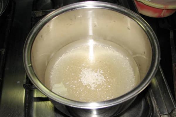 Zubereitung von Zuckersirup