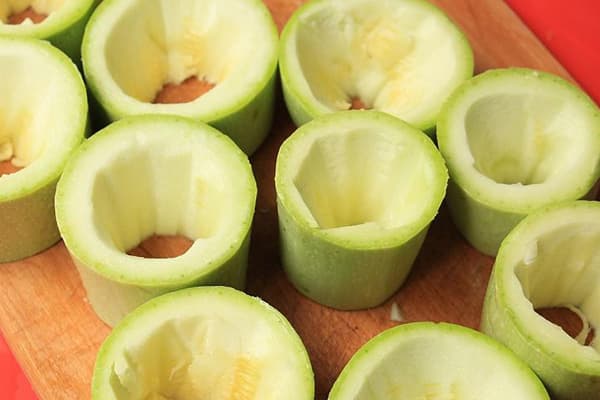 Zucchini zum Füllen