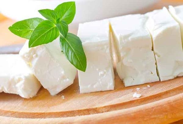 Weißer Mozzarella-Käse