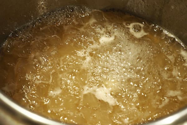 Kochender Zuckersirup