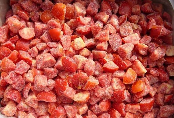 Eingefrorene Tomatenstücke
