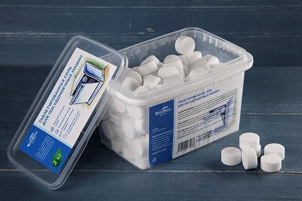 Tablettiertes Salz für Geschirrspülmaschinen