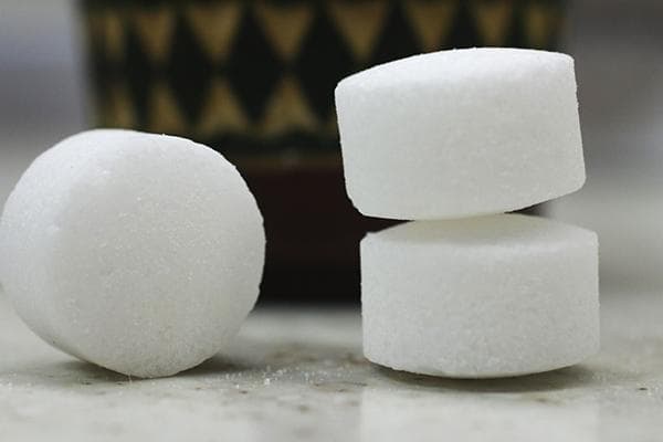 Salztabletten für Geschirrspülmaschinen