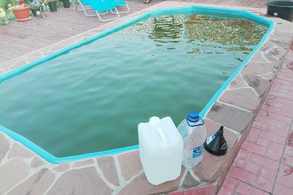 Wasserstoffperoxid für die Poolreinigung