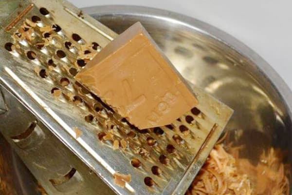 Le savon de Marseille râpé
