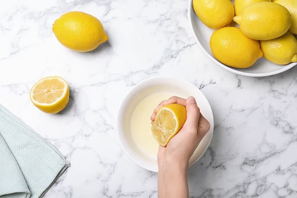 Extraction du jus de citron