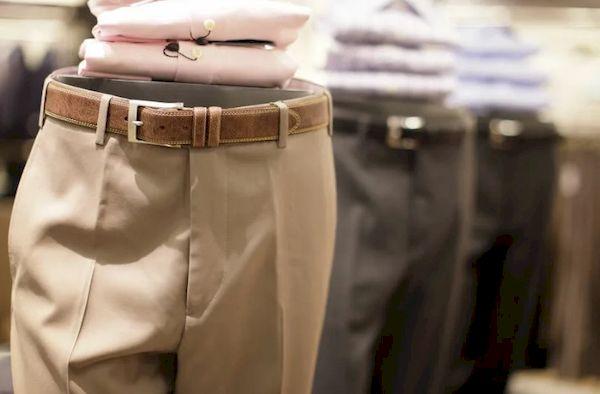 Hosen mit Bügelfalte