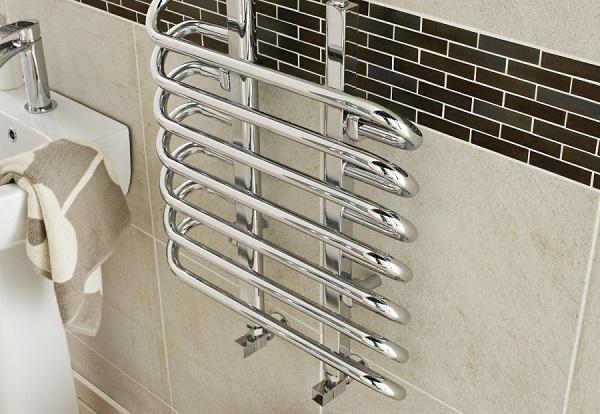 Handtuchtrockner im Badezimmer