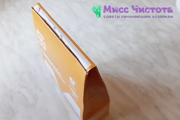Verschlossene Schachtel mit Müsli