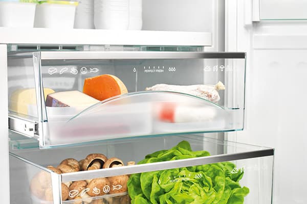 Herausziehbare Behälter im Kühlschrank