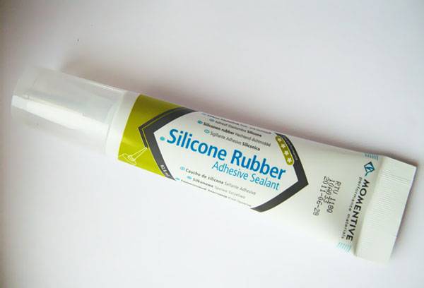 Tube mit hitzebeständigem Kleber