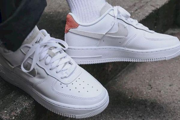Weiße Turnschuhe