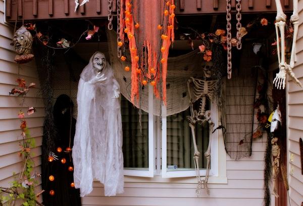Hausdekoration zu Halloween