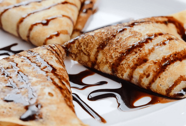 Balsamicosoße als Topping für Pfannkuchen