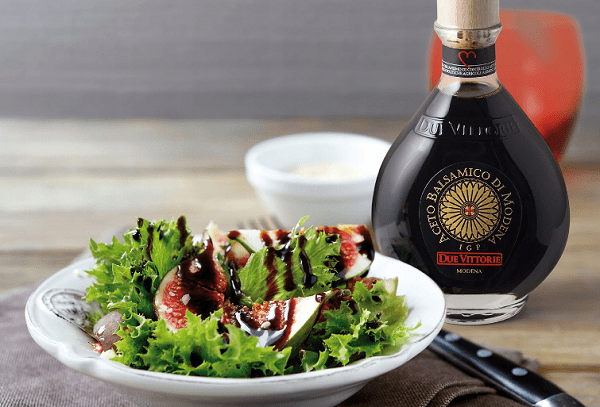 Salat mit Balsamicosauce