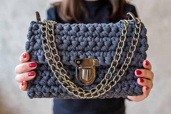 Handgestrickte Tasche