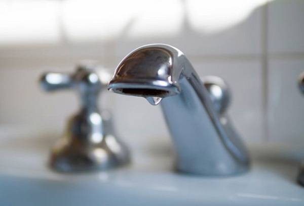 Wasserhahn im Badezimmer