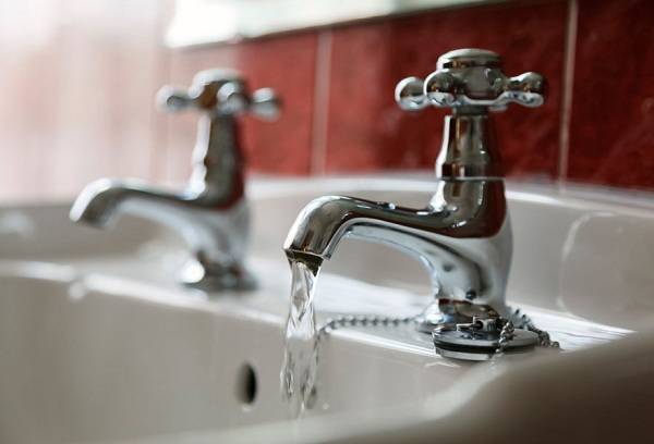 Wasserhahn in der Küche