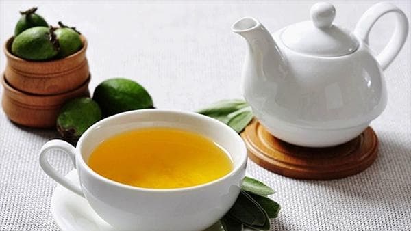 Tee mit Feijoa