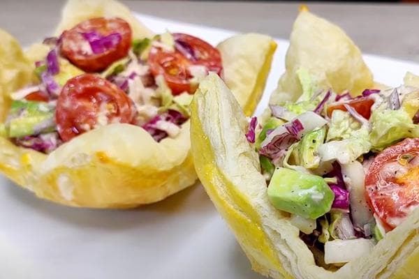 Salat in Blätterteig