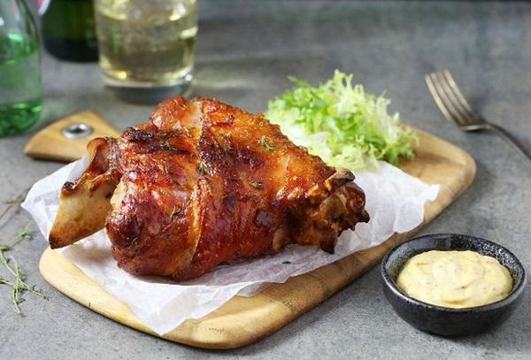 Schweinshaxe in Senf-Honig-Soße