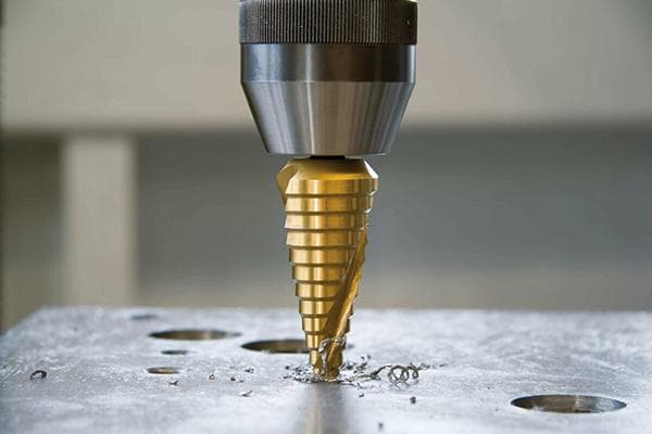 Anwendung des Stufenbohrers für Metall