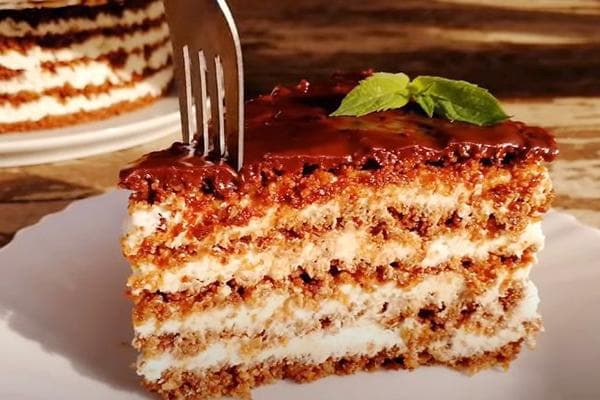 Kuchen mit Trockenfrüchten ohne Backen