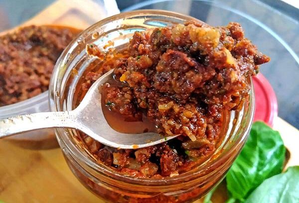 Rotes Pesto