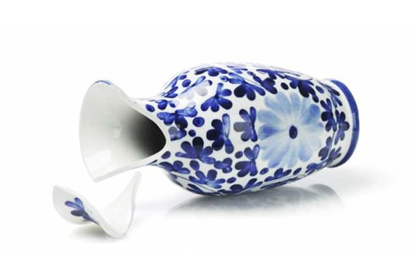 Vase mit abgestoßenem Rand