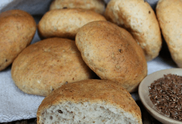 Brötchen mit Leinsamen