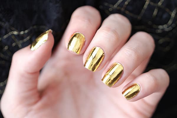 Goldene Maniküre
